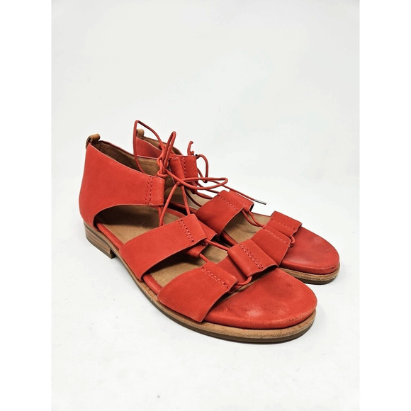 Gentle Souls by Kenneth Cole Red Leather Sandals Size 9.5 LaceUp Tie Flats FINA - Picture 1 of 11